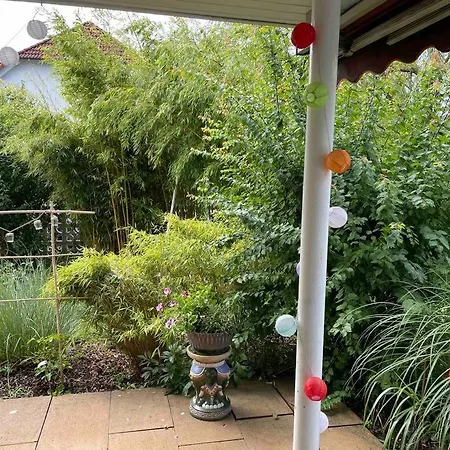 Haus Mit Grossem Garten