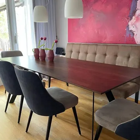 Haus Mit Grossem Garten 公寓